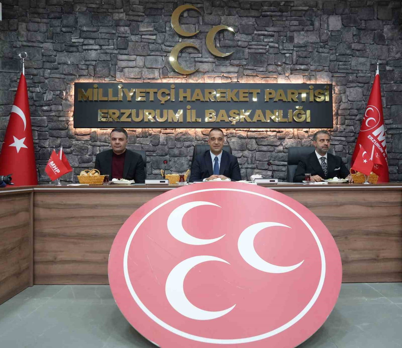 MİLLİYETÇİ HAREKET PARTİSİ (MHP)  ERZURUM İL BAŞKANI ADEM YURDAGÜL, "ÜÇ HİLALİN GÖLGESİNDE, ÜÇ...