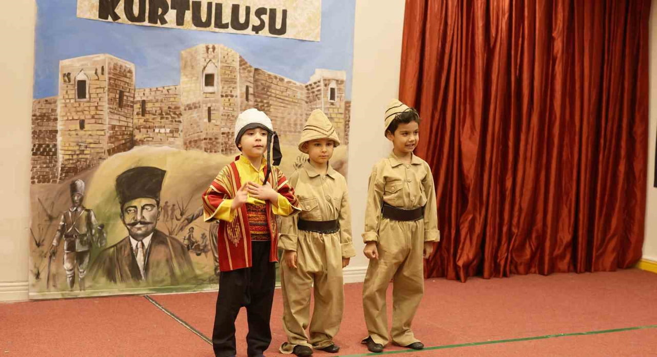 MİNİK GKV'LİLERDEN "25 ARALIK GAZİANTEP'İN KURTULUŞU" TÖRENİ