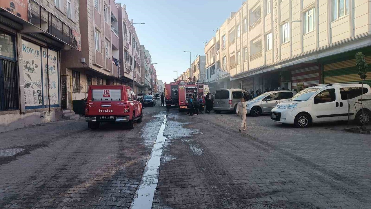 MOBİLYA DÜKKANINDA KORKUTAN YANGIN