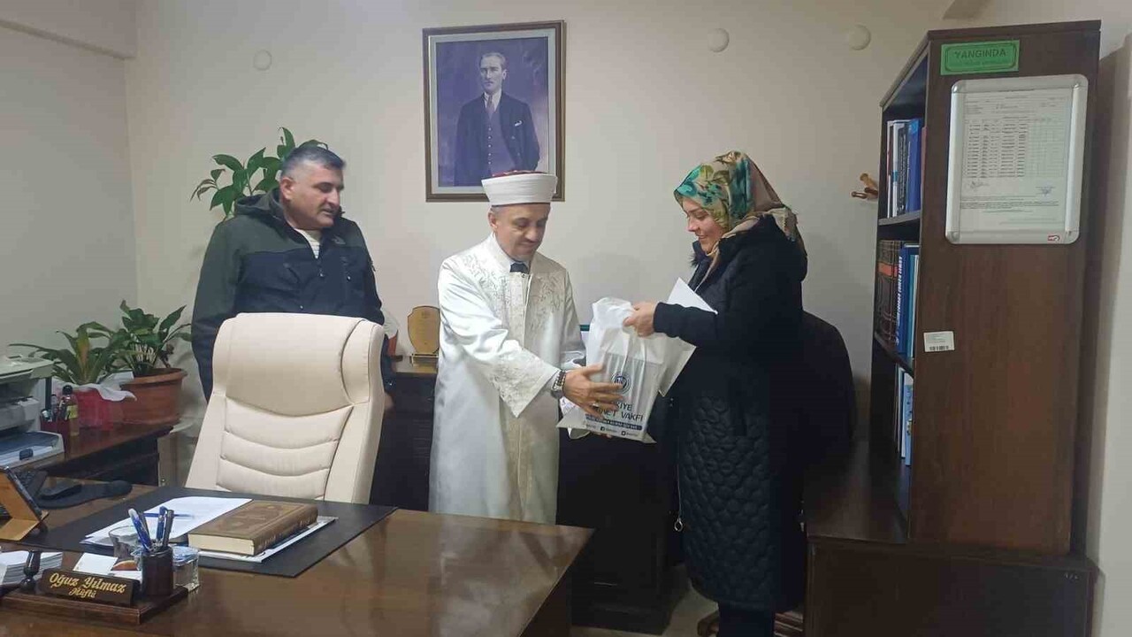 MOLDAVA'DAN TÜRKİYE'YE GELİN OLARAK GELEN KADIN, BARTIN'DA DÜZENLENEN İHTİDA MERASİMİ İLE MÜSLÜMAN...