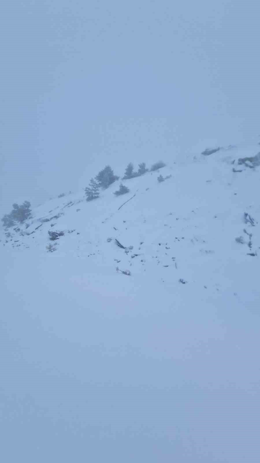 MUĞLA'DA KIŞIN İKİ YÜZÜ ALÇAKTA YAĞMUR, YÜKSEKTE KAR