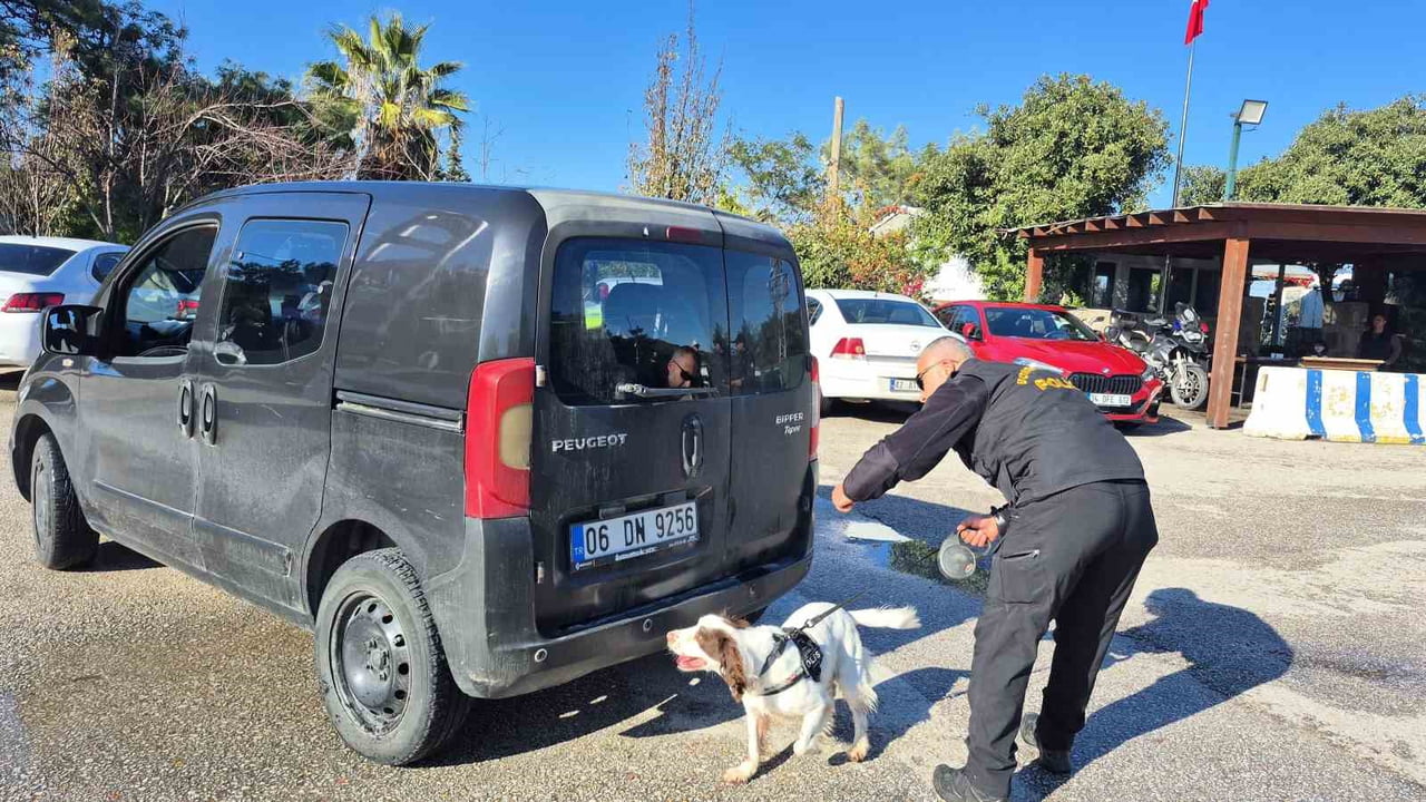 MUĞLA'NIN BODRUM İLÇESİNDE YENİ YIL EĞLENCELERİ ERKEN BAŞLARKEN, İLÇEYE BİR GÜN İÇERİSİNDE...