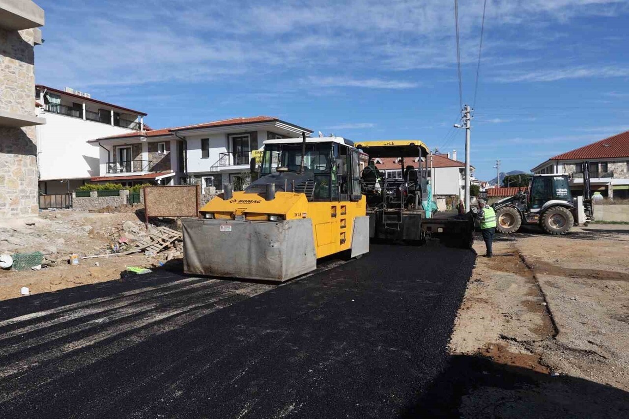 MUĞLA BÜYÜKŞEHİR BELEDİYESİ, DATÇA İLÇESİNDE ULAŞIM ALTYAPISINI GÜÇLENDİRMEK AMACIYLA TOPLAM 52...