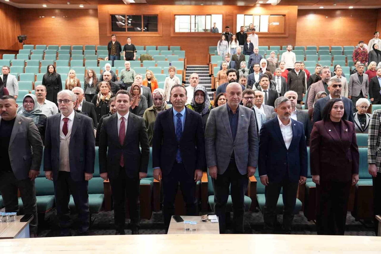 MUĞLA’DA ANLAMLI KONFERANS "İLETİŞİM AİLEDE BAŞLAR"