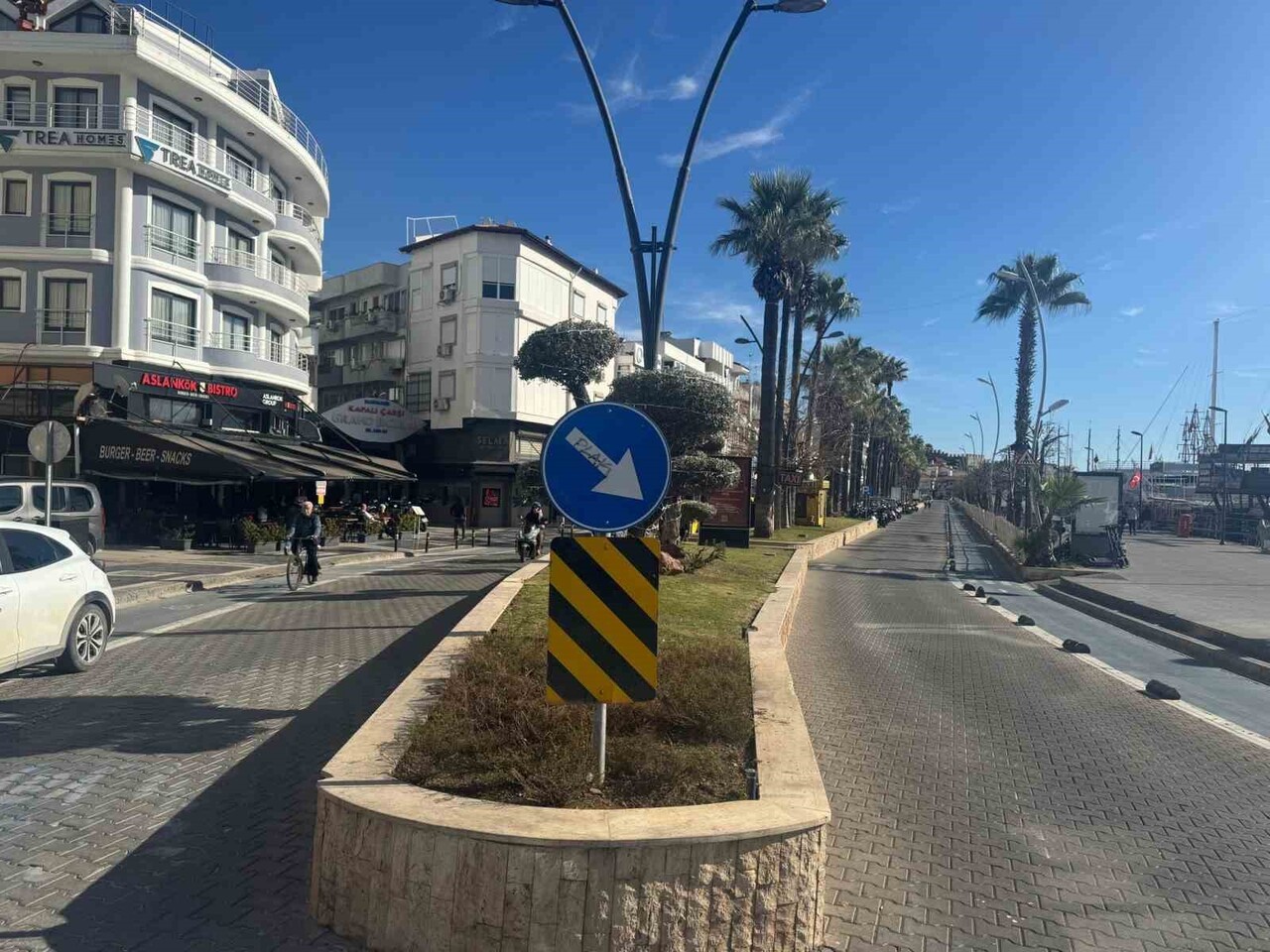 MUĞLA’NIN MARMARİS İLÇESİNDE BELEDİYE BAŞKANI ACAR ÜNLÜ’NÜN MARİNA BÖLGESİNDE HAYATA GEÇİRMEK...