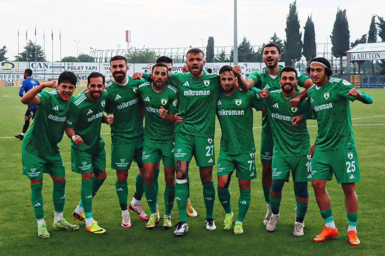 MUĞLASPOR DEPLASMANDA ZİRVEYİ KAPTI LİDERLİK KOLTUĞUNA OTURDU