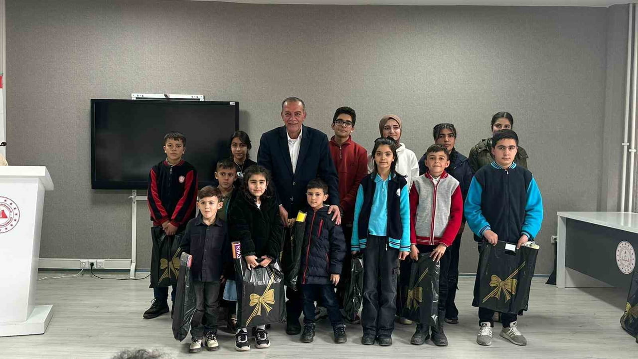 MURADİYE’DE 2. KİTAP OKUMA YARIŞMASI ÖDÜL TÖRENİ DÜZENLENDİ