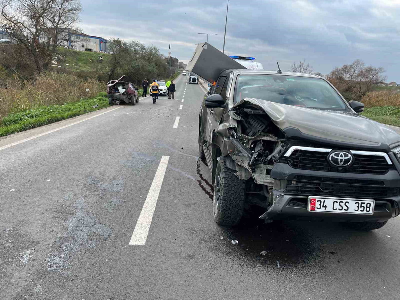 MURATLI KÜÇÜK SANAYİ SİTESİ ÖNÜNDE İKİ ARACIN ÇARPIŞMASI SONUCU 1 KİŞİ YARALANDI.