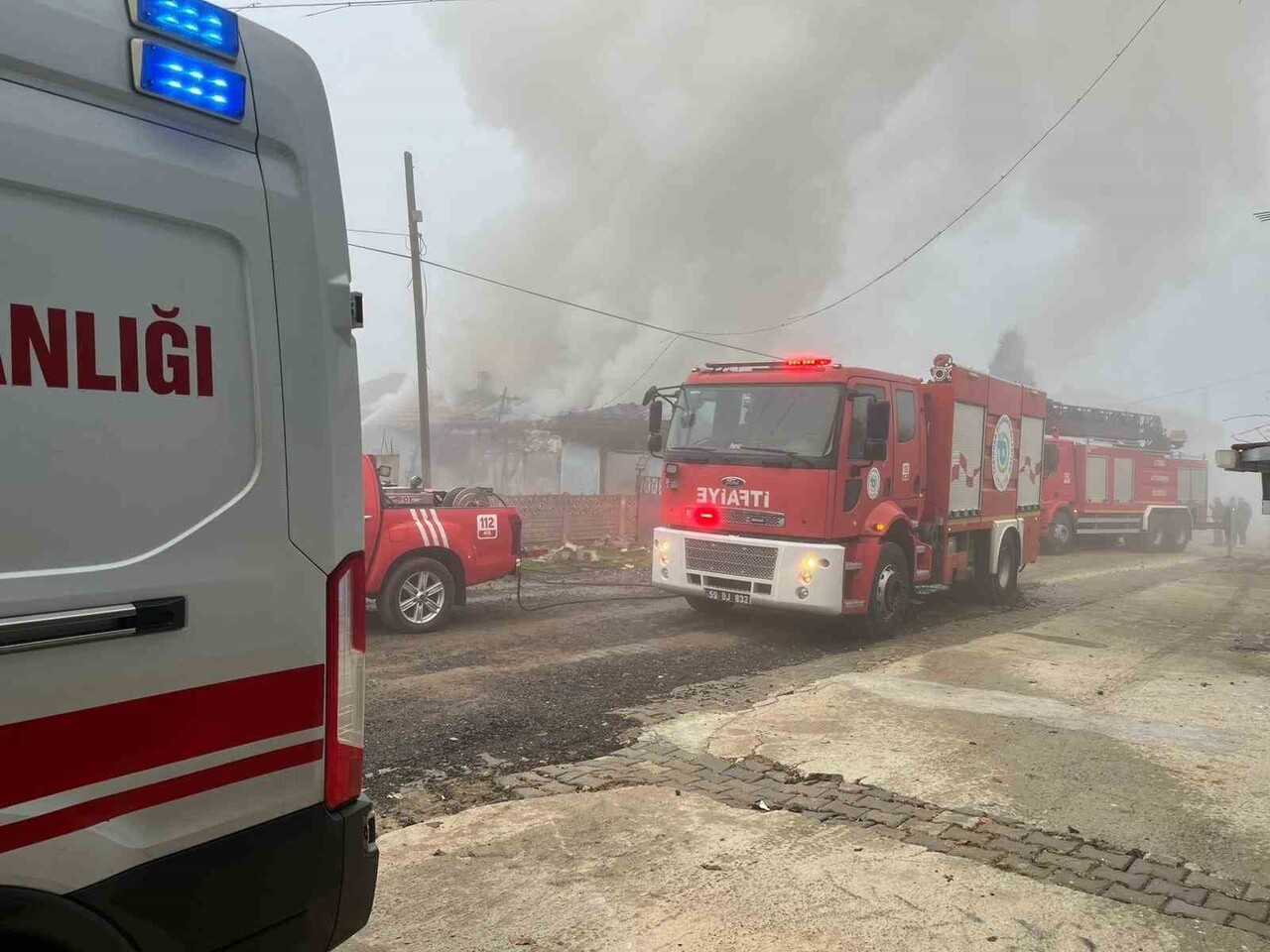 MURATLI’NIN AŞAĞISEVİNDİKLİ MAHALLESİ 1205. SOKAK’TA SABAH SAATLERİNDE, SOBADAN ÇIKTIĞI İDDİA...