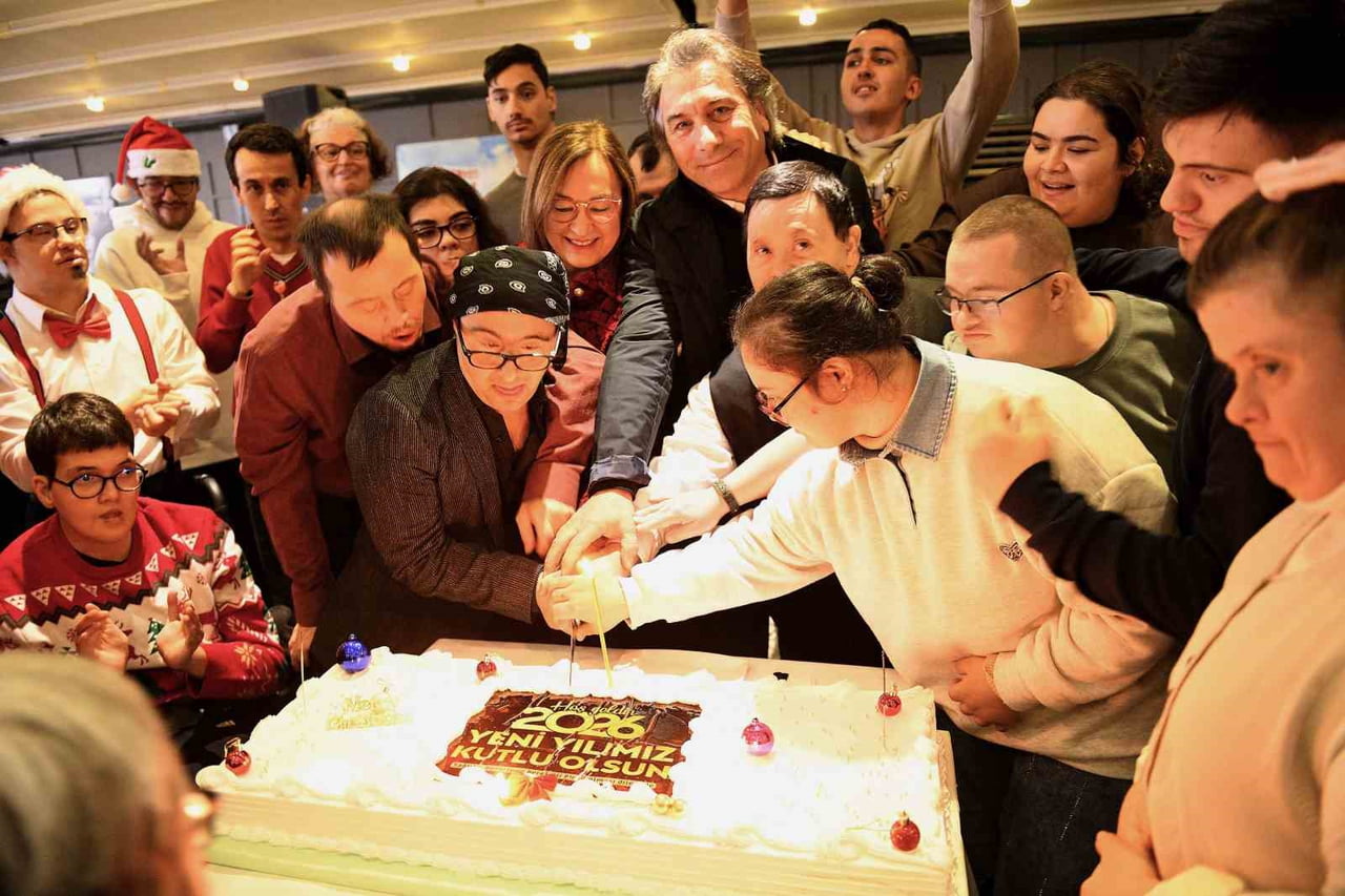 MURATPAŞA BELEDİYESİ ADALYA VAKFI ENGELSİZ KAFE, YENİ YILI ÖZEL BİR ETKİNLİKLE KARŞILADI. ÖZEL...