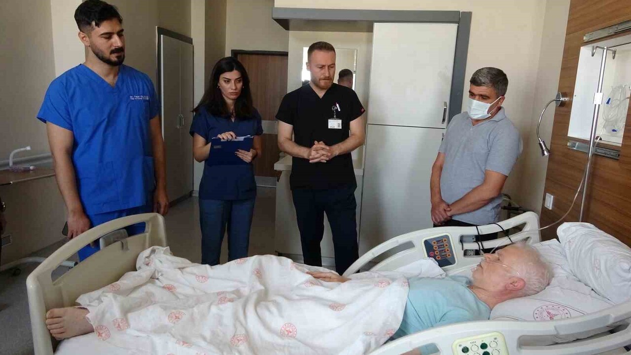 MUŞ’TAN AORT DAMAR YIRTIĞI (TİP 1 DİSEKSİYON) NEDENİYLE ACİL OLARAK VAN EĞİTİM VE ARAŞTIRMA...