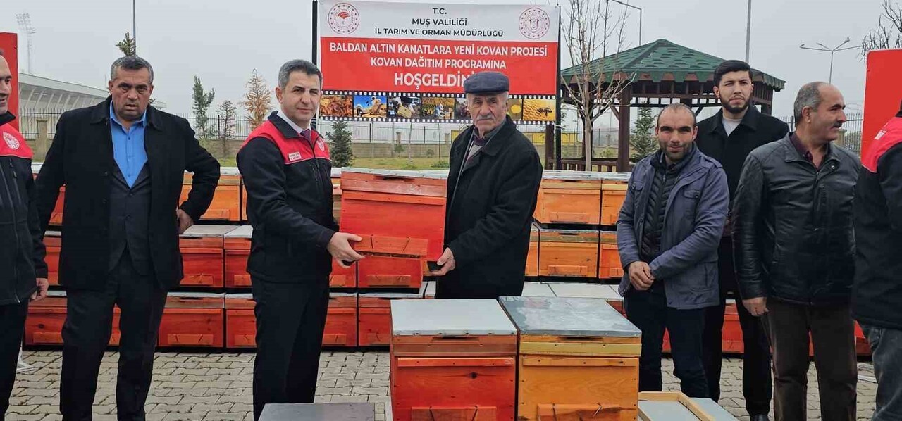 MUŞ TARIM VE ORMAN İL MÜDÜRLÜĞÜ TARAFINDAN HAYATA GEÇİRİLEN "ALTIN KANATLARA YENİ KOVAN" PROJESİ...