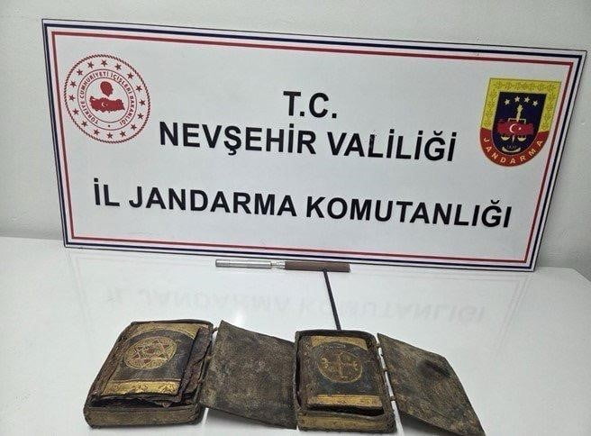 NEVŞEHİR'DE JANDARMA EKİPLERİ TARAFINDAN YAPILAN OPERASYONDA TARİHİ ESER NİTELİĞİ TAŞIYAN 2 ADET...
