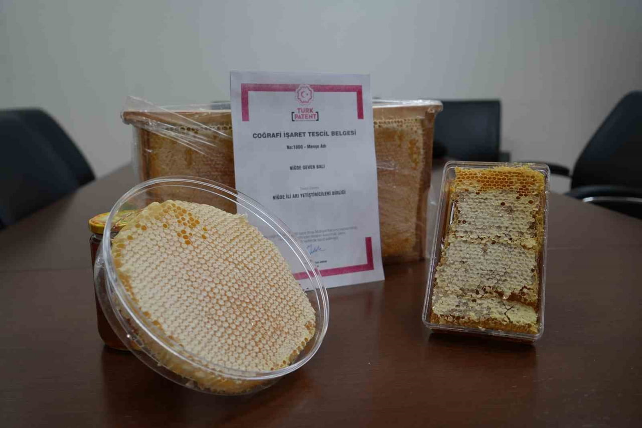 NİĞDE ARI YETİŞTİRİCİLERİ BİRLİĞİ’NİN ÇALIŞMALARI SONUCUNDA NİĞDE GEVEN BALI, COĞRAFİ İŞARET...