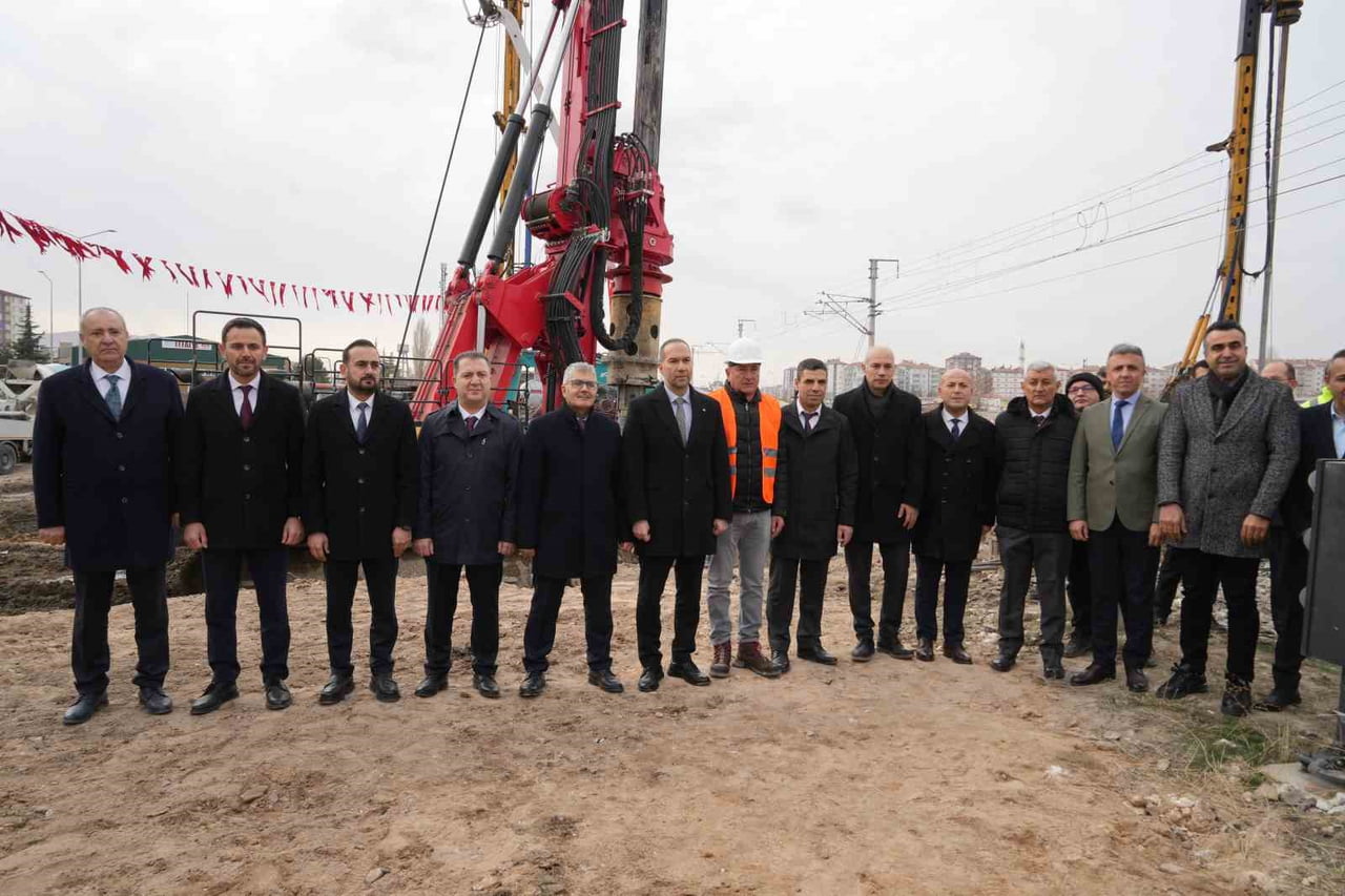 NİĞDE BELEDİYESİ, ŞEHRİN GÜNEY AKSINDA YILLARDIR YAŞANAN TRAFİK SORUNUNU KÖKTEN ÇÖZECEK İLHANLI...