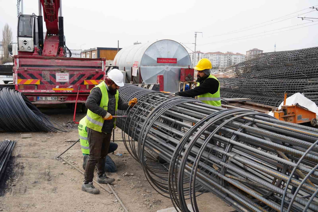 NİĞDE BELEDİYESİ, ŞEHRİN GÜNEY AKSINDA YILLARDIR YAŞANAN TRAFİK SORUNUNU KÖKTEN ÇÖZECEK İLHANLI...