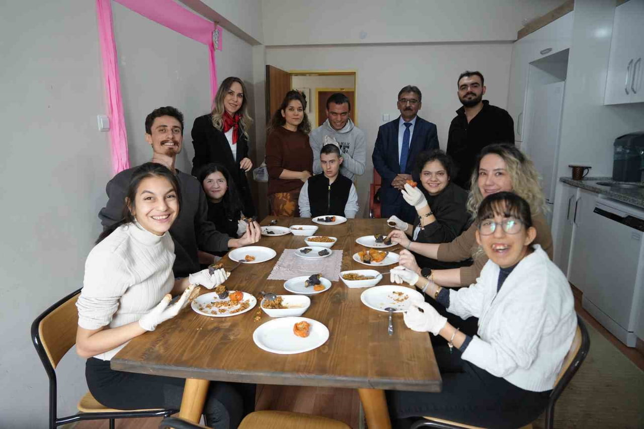 NİĞDE EĞİTİM UYGULAMA OKULU’NDA YÜRÜTÜLEN “ÖZEL ÇOCUKLAR GÜZEL KUTULAR” PROJESİ KAPSAMINDA...