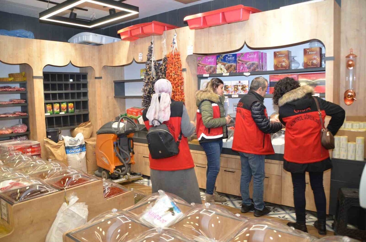 NİĞDE İL TARIM VE ORMAN MÜDÜRLÜĞÜ EKİPLERİ, KENT GENELİNDEKİ TÜM GIDA İŞLETMELERİNDE GÜVENİLİR...