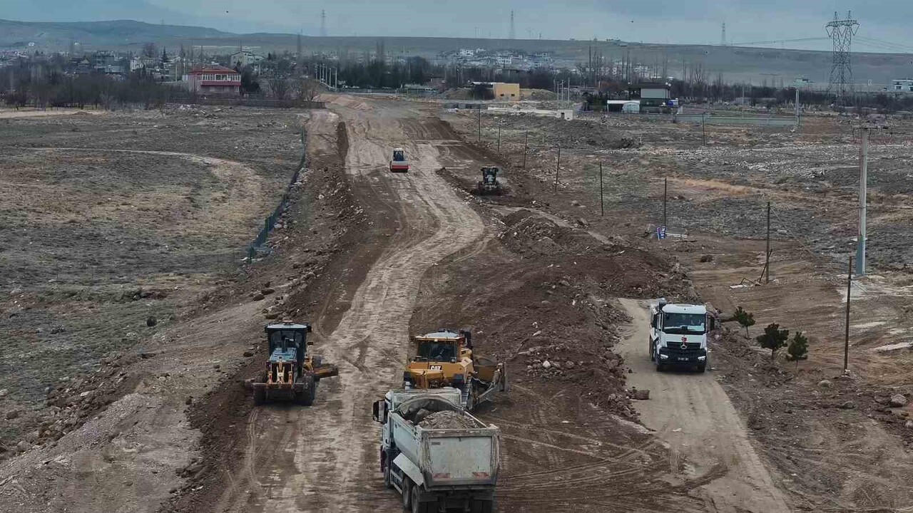 NİĞDE VALİSİ CAHİT ÇELİK, NİĞDE İL ÖZEL İDARESİ TARAFINDAN YÜRÜTÜLEN YOL YAPIM VE ALTYAPI...