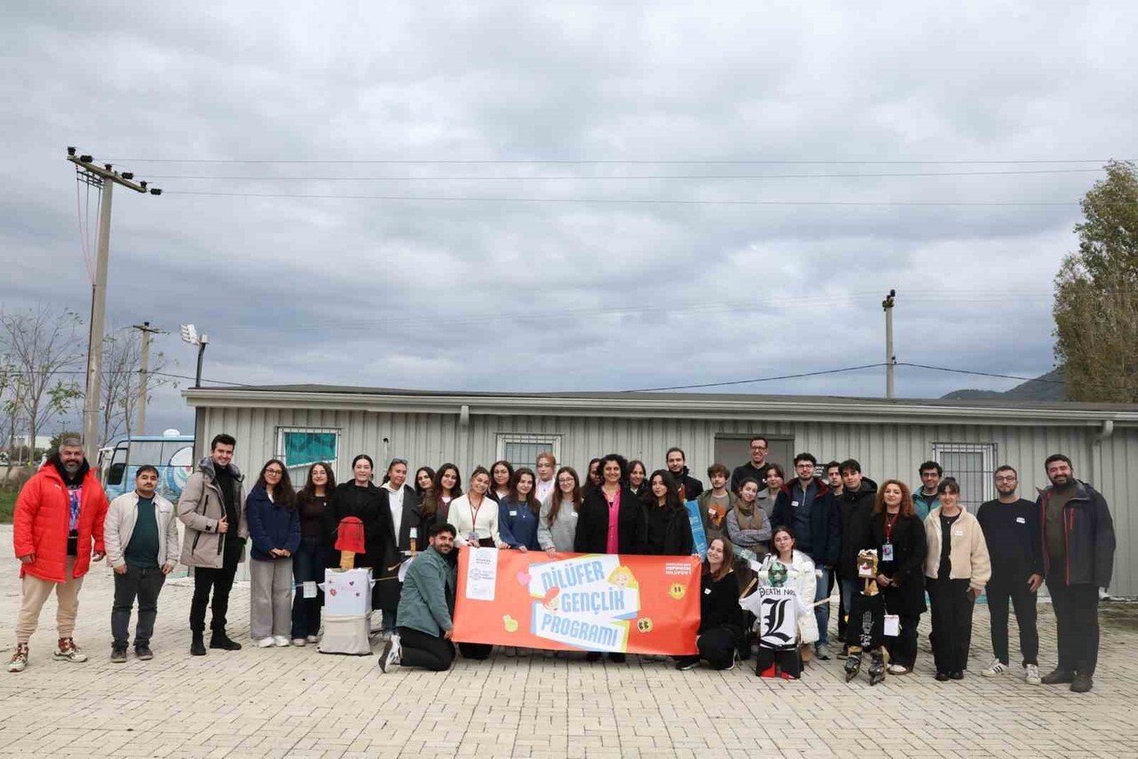 NİLÜFER BELEDİYESİ’NİN EV SAHİPLİĞİNDE GERÇEKLEŞEN "İKLİM KRİZİ VE DOĞA ETKİNLİĞİ", GENÇLERİ...