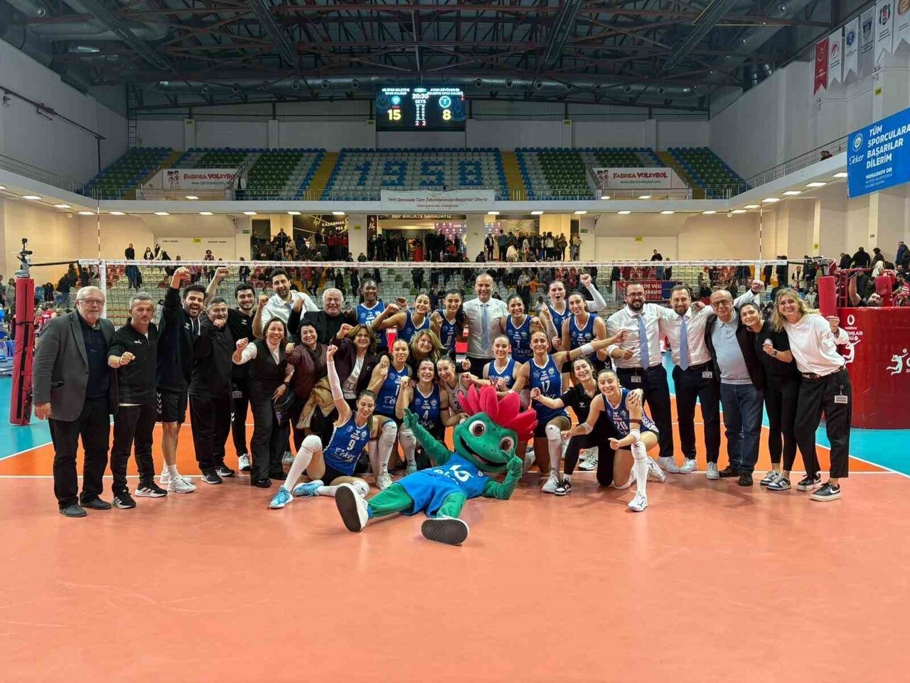 NİLÜFER BELEDİYESPOR EKER, NEFES KESEN MAÇTA SAHADAN GALİP AYRILDI.