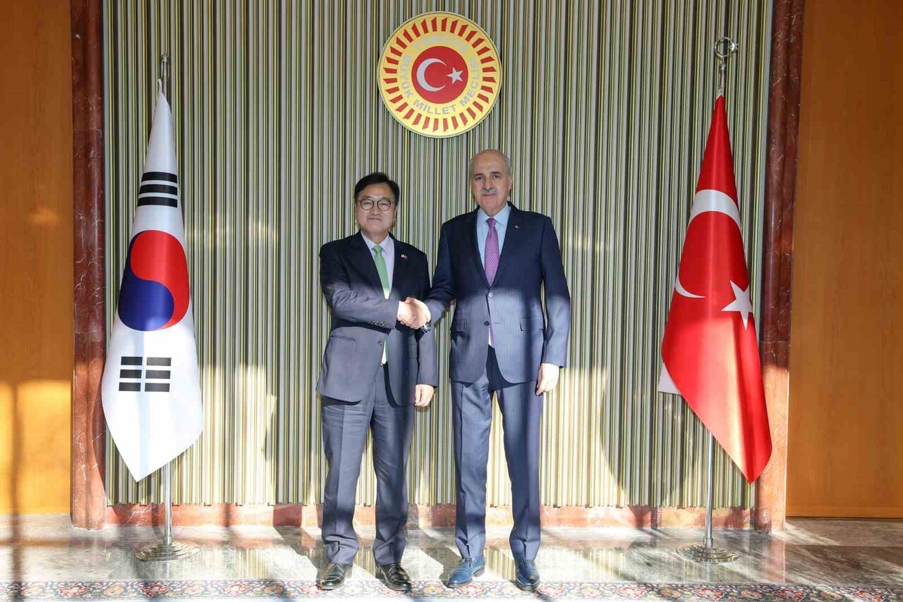 NUMAN KURTULMUŞ, KORE CUMHURİYETİ ULUSAL MECLİSİ BAŞKANI WOO WONSHİK İLE GÖRÜŞTÜ
