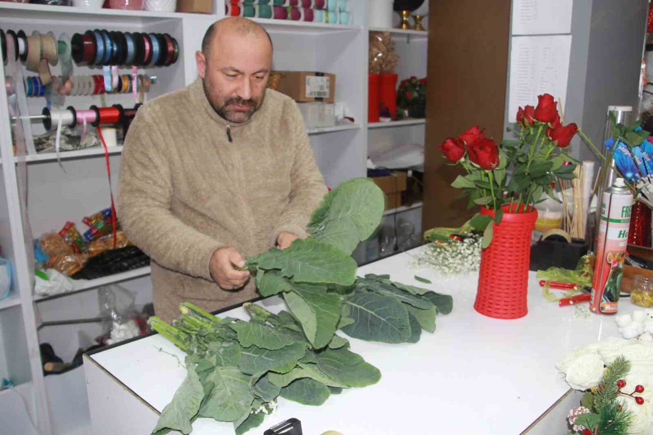 ORDU’DA ÇİÇEKÇİLİK YAPAN MEVLÜT KUVAN, KARADENİZ BÖLGESİ’NİN YÖRESEL VE SEVİLEN TATLARINDAN OLAN...