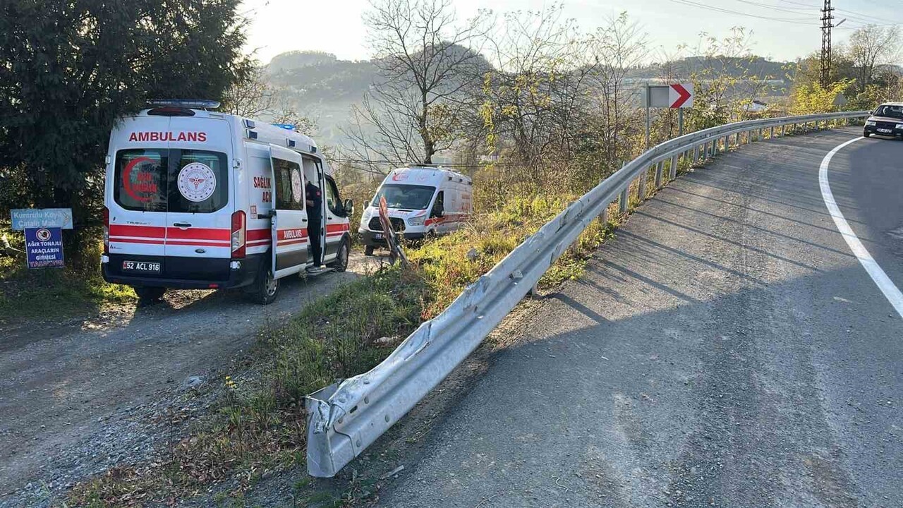ORDU’NUN ULUBEY İLÇESİNDE KONTROLDEN ÇIKAN OTOMOBİLİN FINDIK BAHÇESİNE DEVRİLMESİ SONUCU MEYDANA...