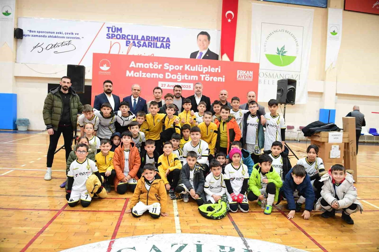 OSMANGAZİ BELEDİYESİ, AMATÖR SPOR KULÜPLERİNE GENİŞ ÇAPLI BİR MALZEME YARDIMINDA BULUNDU