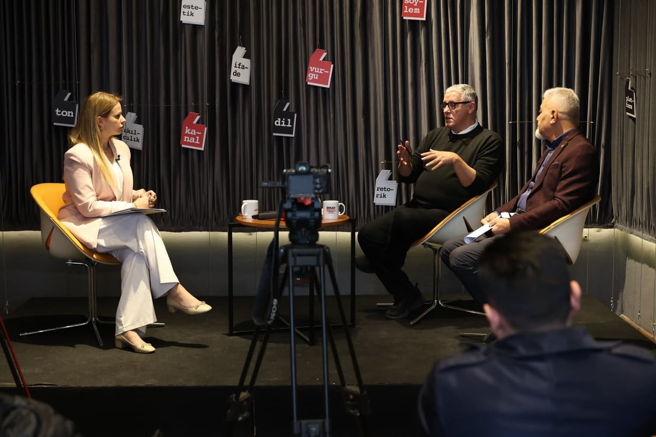 OSMANGAZİ BELEDİYESİ’NİN DÜZENLEDİĞİ ‘MEDYA BULUŞMALARI’ PROGRAMINDA DENEYİMLİ GAZETECİLER TAYFUN...