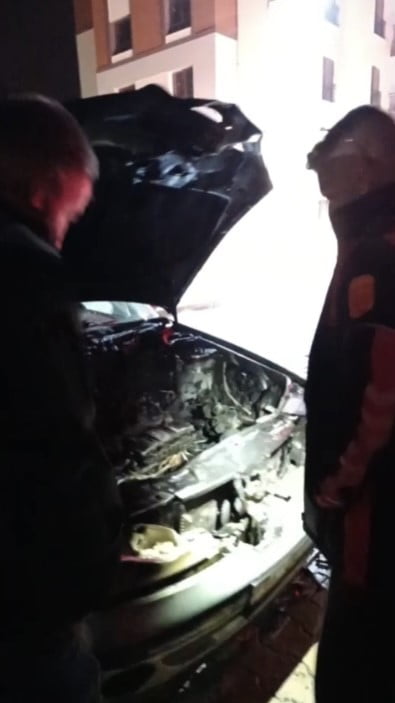 OSMANİYE PARK HALİNDE YANAN OTOMOBİL