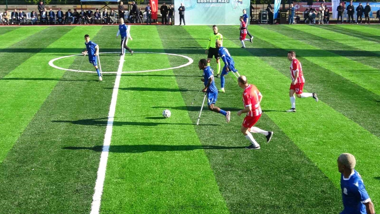 PENDİK BELEDİYESİ VE İSTANBUL ANADOLU ADALET SARAYI İŞ BİRLİĞİNDE DÜZENLENEN FUTBOL MÜSABAKASINDA...