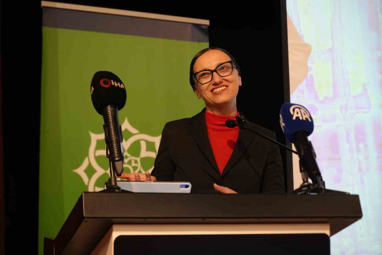 PROF. DR. MUTLU ÖZCAN