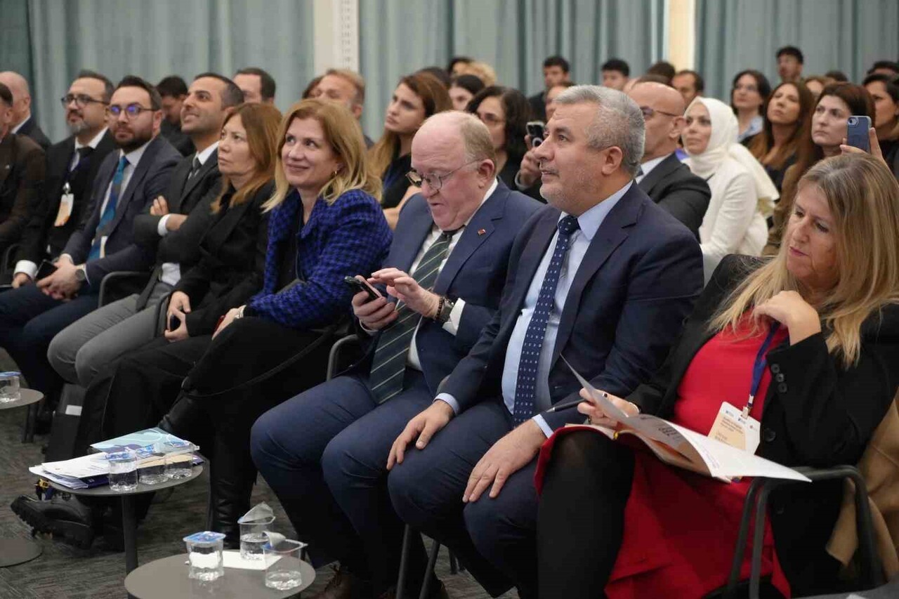 QUALİTY İN ENGLİSH MEDİUM INSTRUCTİON FORUM-A DECADE OF PROGRESS AND THE ROAD AHEAD BAŞLIKLI...