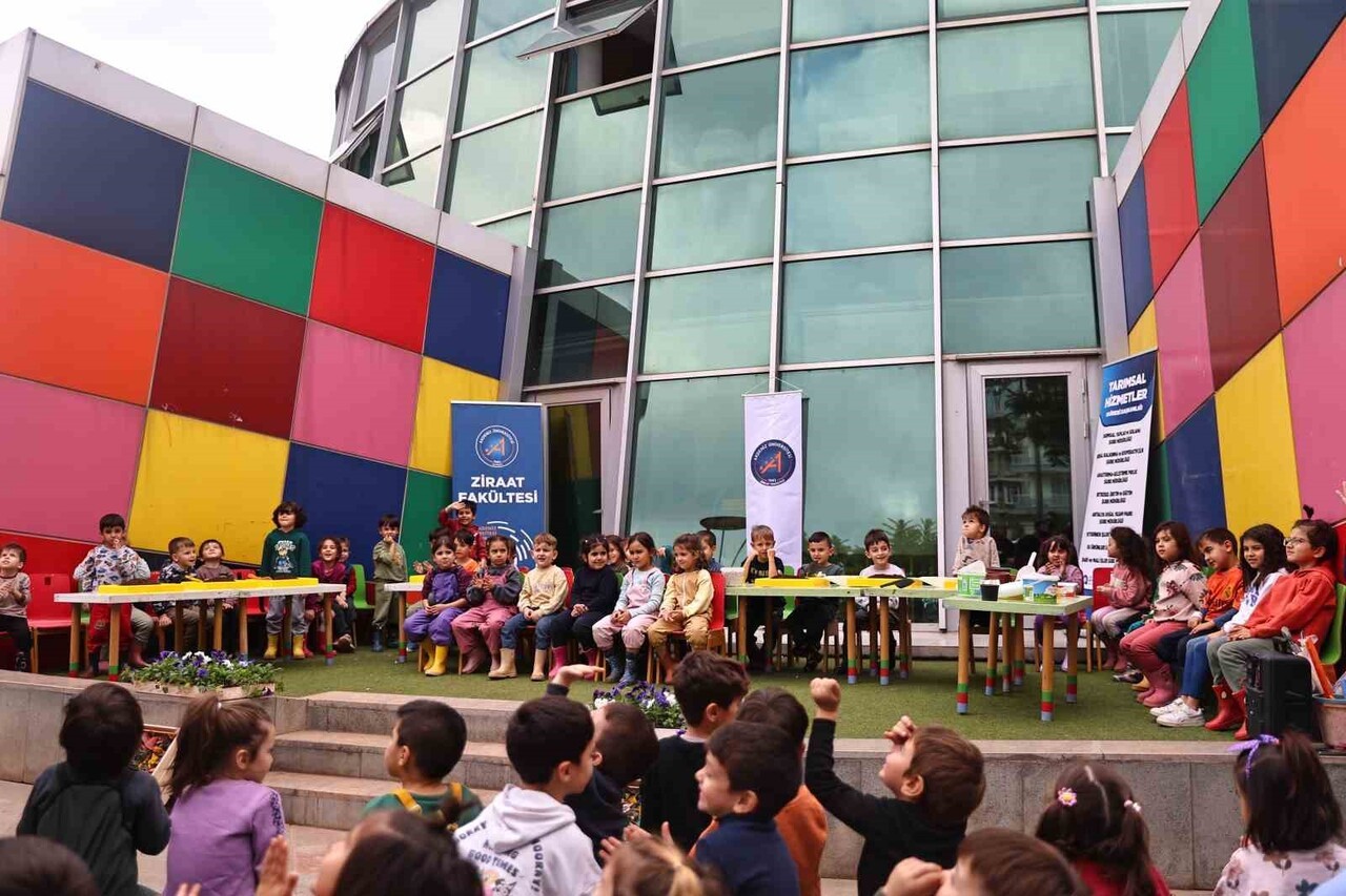 "BİR SAKSI, BİR UMUT" PROJESİNİN İLK ETKİNLİĞİ, DÖŞEMEALTI EKOLOJİK KREŞ'TE...