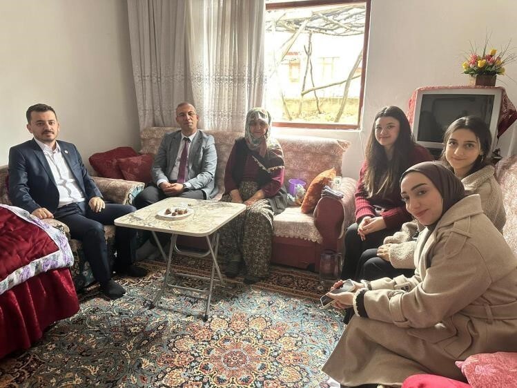 "İNSANA DEĞER" PROJESİ KAPSAMINDA GÖLPAZARI'NDA AİLELER İLE BİR ARAYA GELİNDİ