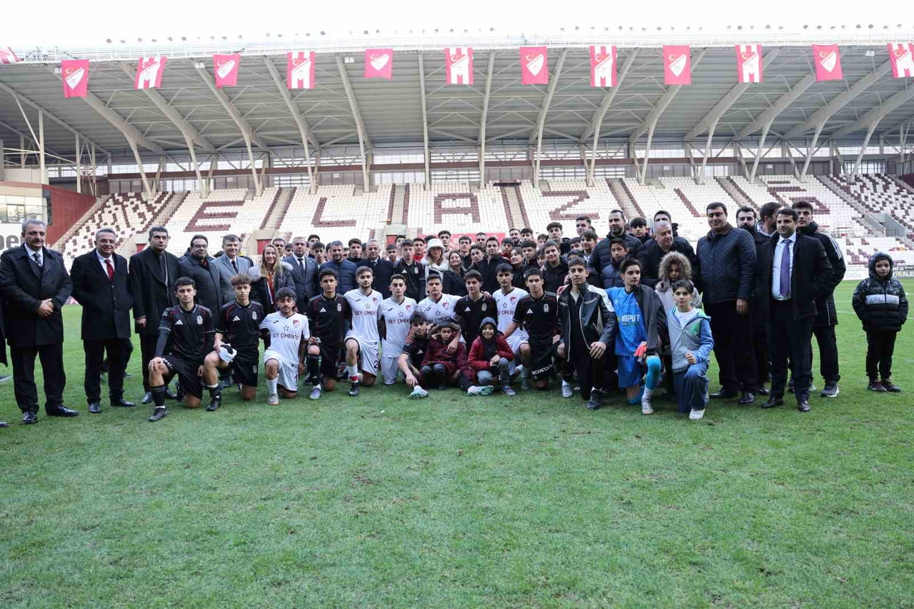 "İYİLİĞE KANAT AÇ" SOSYAL SORUMLULUK PROJESİ KAPSAMINDA ELAZIĞSPOR İLE BEŞİKTAŞ U16 TAKIMLARI...