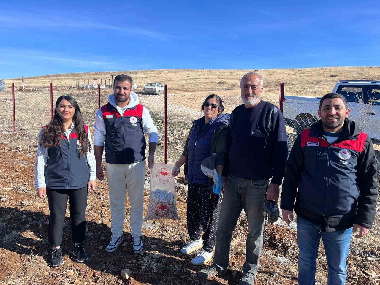 "TUNCELİ SARIMSAĞI YAYGINLAŞIYOR" PROJESİ KAPSAMINDA, DÖRT İLÇEDE TEKNİK PERSONEL VE DESTEK ALAN...