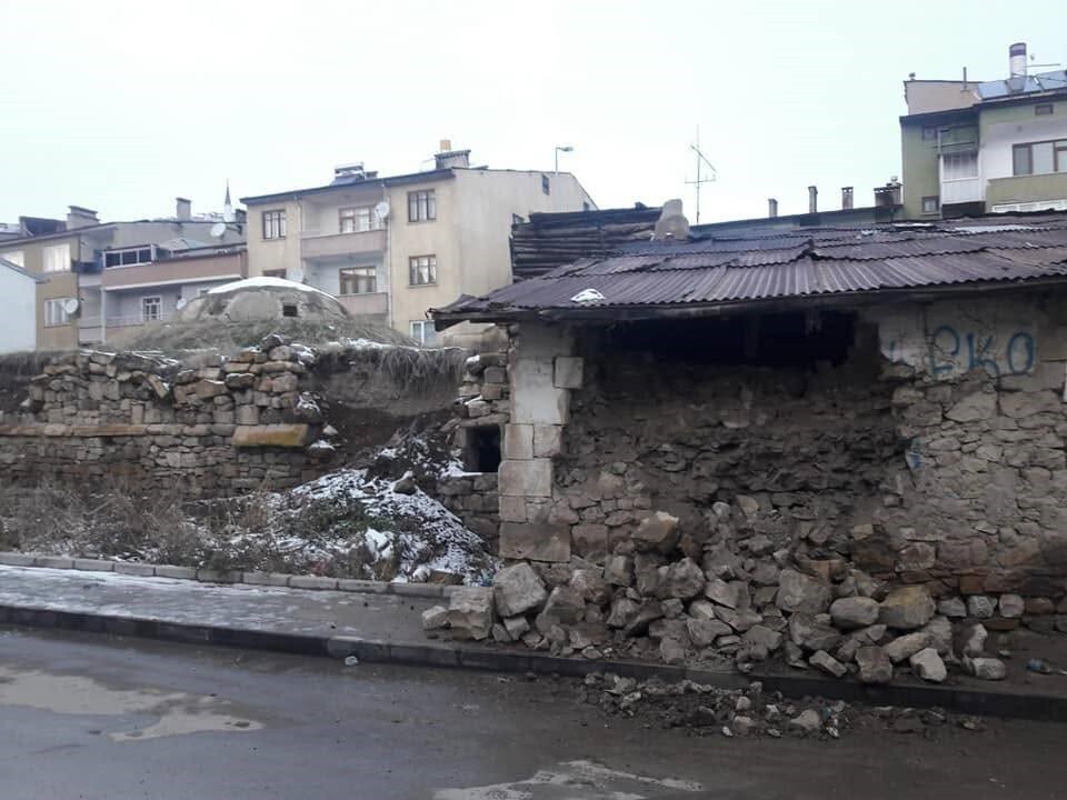 RESTORASYON KAPSAMINA ALINMASI PLANLANAN TARİHİ GALER HAMAMI YIKILIYOR