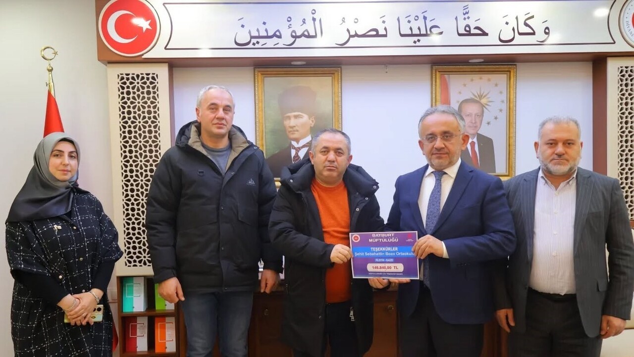 RTAOKULDA FİLİSTİN YARARINA DÜZENLENEN HAYIR ÇARŞISINDA 146 BİN LİRA TOPLANDI