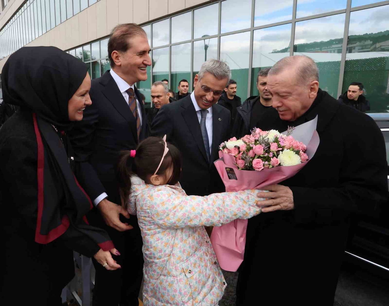 SAĞLIK BAKANI KEMAL MEMİŞOĞLU, "CUMHURBAŞKANIMIZIN LİDERLİĞİNDE, TÜRKİYE YÜZYILI’NDA BU GÜVENİ...