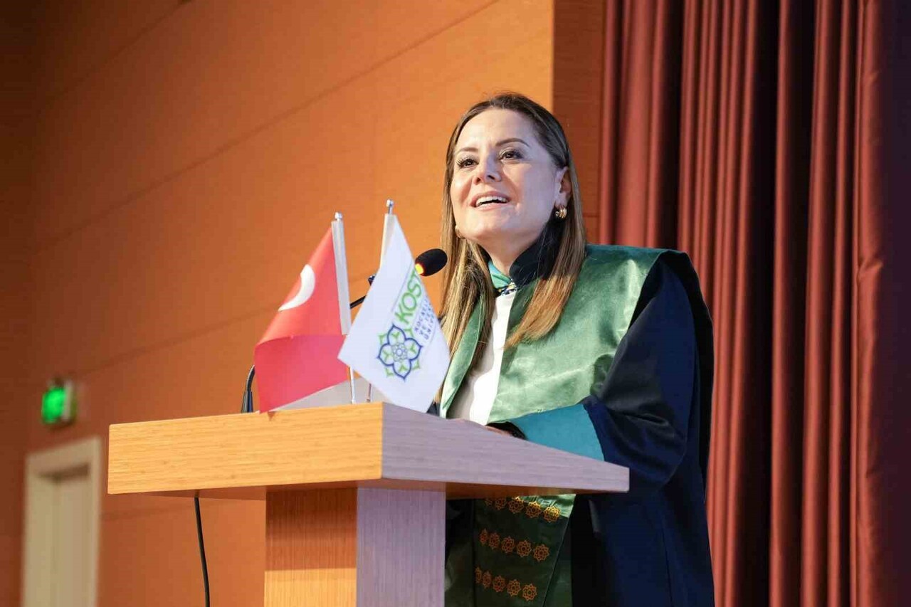 SAĞLIK BİLİMLERİ FAKÜLTESİ DEKANI PROF. DR. YURDANUR DİKMEN.