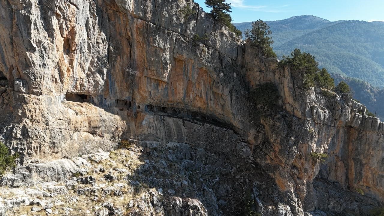 SAİMBEYLİ'DE 493 DÖNÜMLÜK ALAN, İÇERİSİNDE MOTOSİKLET PARKURLARI, KAMP ALANLARI, CAM SEYİR TERASI...