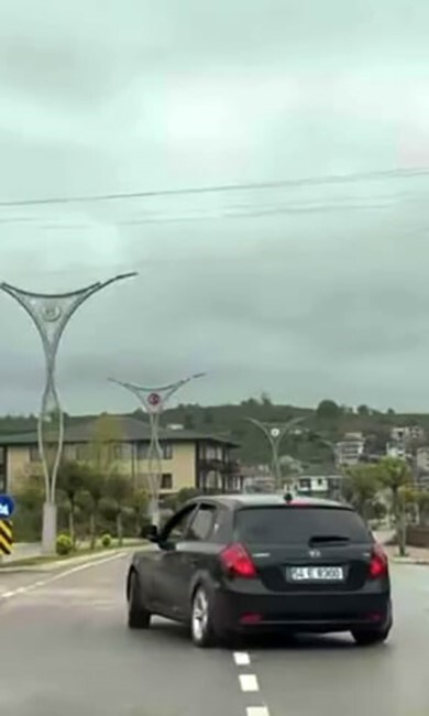 SAKARYA'DA DRİFT YAPARAK HEM KENDİ HEM DE DİĞER SÜRÜLERİN CANINI HİÇE SAYAN SÜRÜCÜYE, 46 BİN 392...