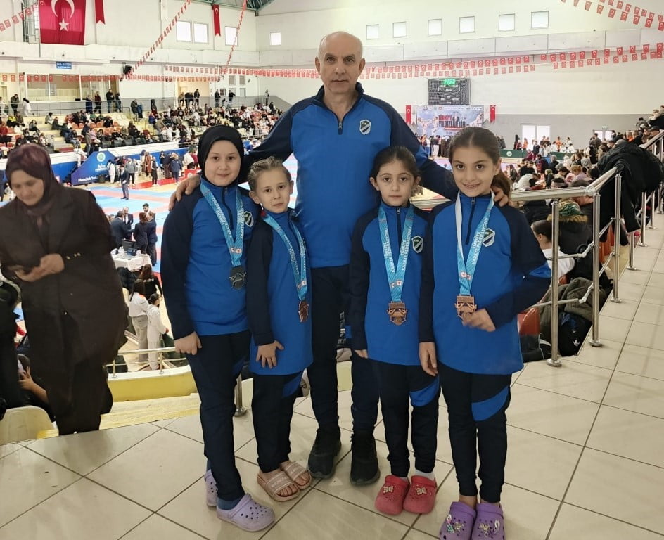 SAKARYA'DA DÜZENLENEN TÜRKİYE MİNİKLER VE YILDIZLAR KARATE LİGİ 2. BÖLGE MÜSABAKALARINA KATILAN...