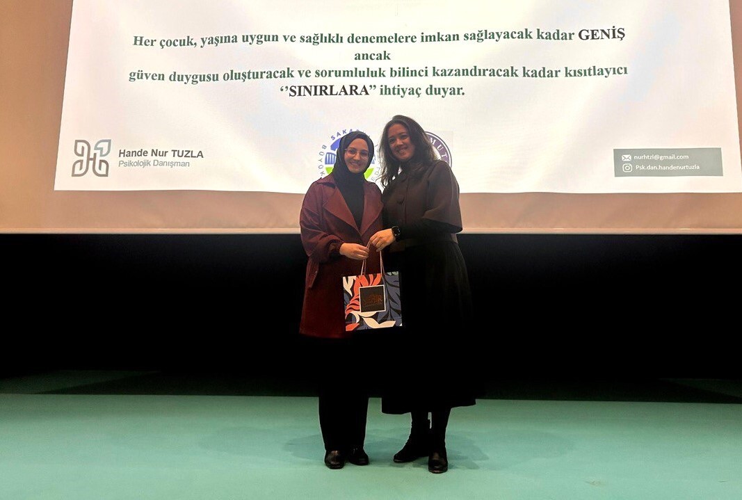 SAKARYA'DA ÖZEL GEREKSİNİMLİ ÇOCUKLARIN AİLELERİNE YÖNELİK DÜZENLENEN SEMİNERDE, ETKİLİ İLETİŞİM...