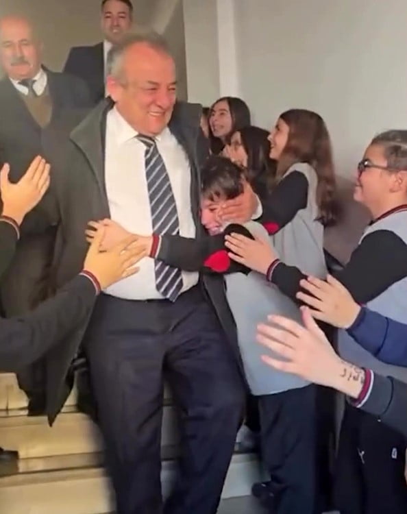 SAKARYA İLKOKULU’NDA GÖREV YAPAN VE MESLEK HAYATINI EĞİTİME ADAMIŞ SINIF ÖĞRETMENİ ABDULLAH AYTAR...