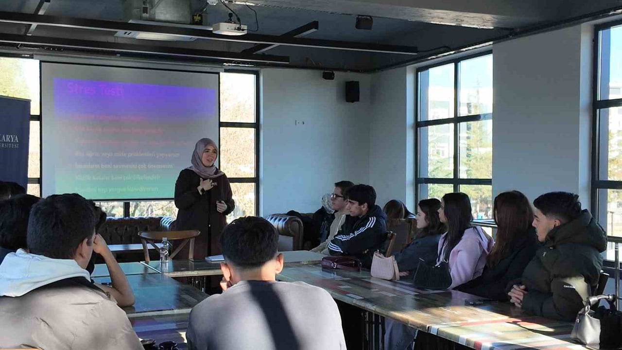 SAKARYA ÜNİVERSİTE’SİNDE DÜZENLENEN ETKİNLİKTE SINAV SÜRECİNDE YAŞANAN KAYGI VE STRESİN NEDENLERİ...