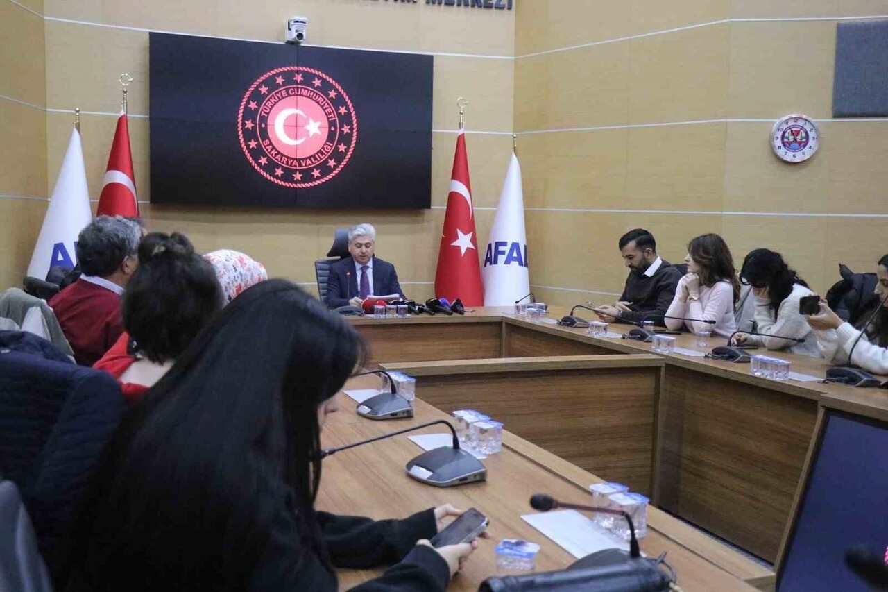 SAKARYA VALİSİ RAHMİ DOĞAN, KENTTE KASIM AYINDA GERÇEKLEŞTİRİLEN OPERASYONLARDA ÇEŞİTLİ SUÇLARDAN...