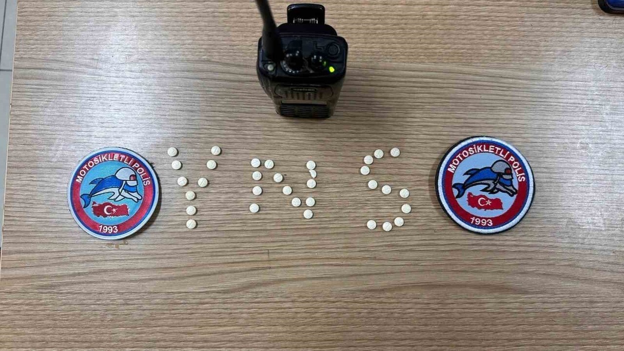 SAMANDAĞ’DA UYUŞTURUCU HAPLA YAKALANAN 2 ŞAHIS GÖZALTINA ALINDI